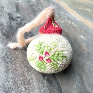 Marooma  Printed Burlap Christmas Ornament